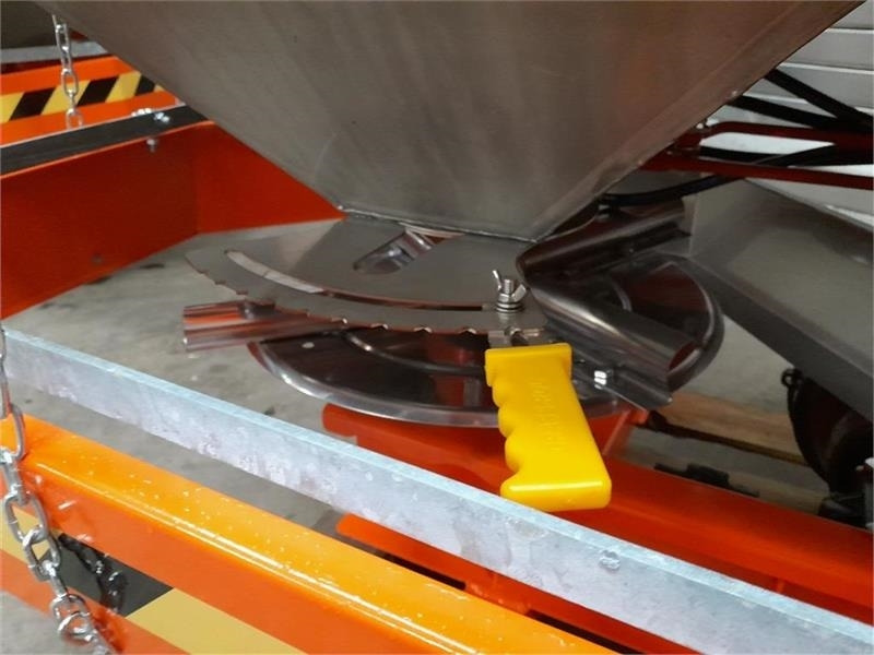 - - - 1000l - الرمال مفرشة - سيارة بلدية: صور 4 - - - 1000l - الرمال مفرشة - سيارة بلدية: صور 4