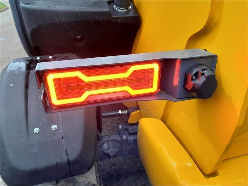 - - - EUROTRAC TH25.6 - رافعة تلسكوبية: صور 5 - - - EUROTRAC TH25.6 - رافعة تلسكوبية: صور 5