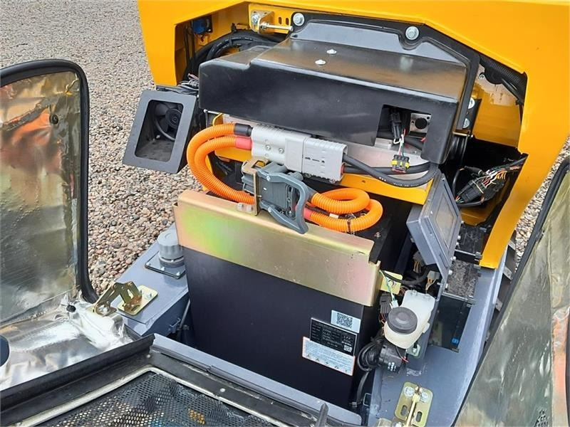 Eurotrac W11 ELEKTRISK - لودر مفصلي صغير: صور 4 Eurotrac W11 ELEKTRISK - لودر مفصلي صغير: صور 4