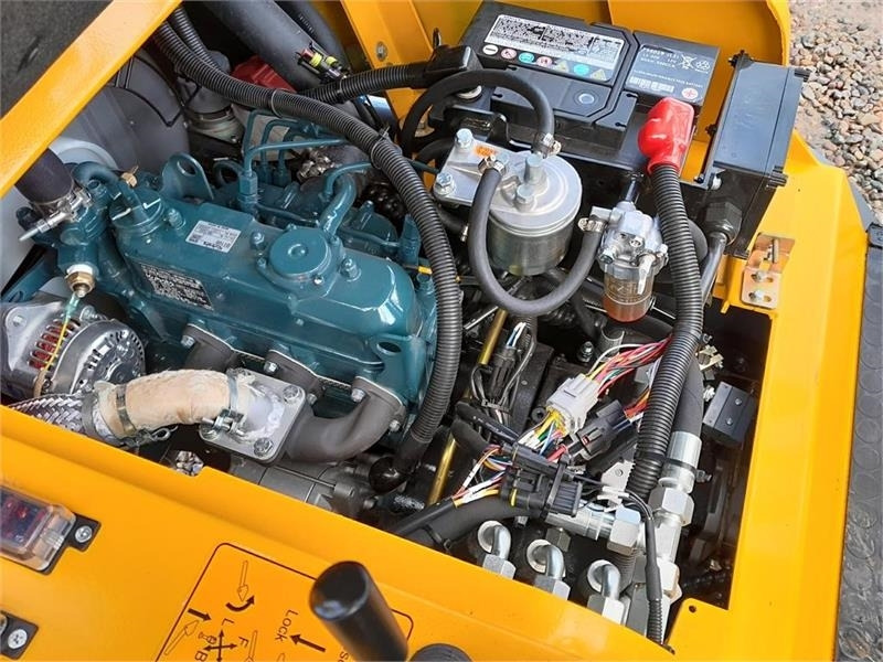 جديد لودر مفصلي صغير Eurotrac W11 Mellem arm: صور 13 جديد لودر مفصلي صغير Eurotrac W11 Mellem arm: صور 13