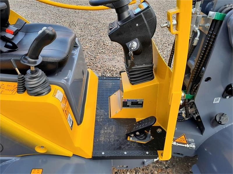 جديد لودر مفصلي صغير Eurotrac W11 Mellem arm: صور 8 جديد لودر مفصلي صغير Eurotrac W11 Mellem arm: صور 8