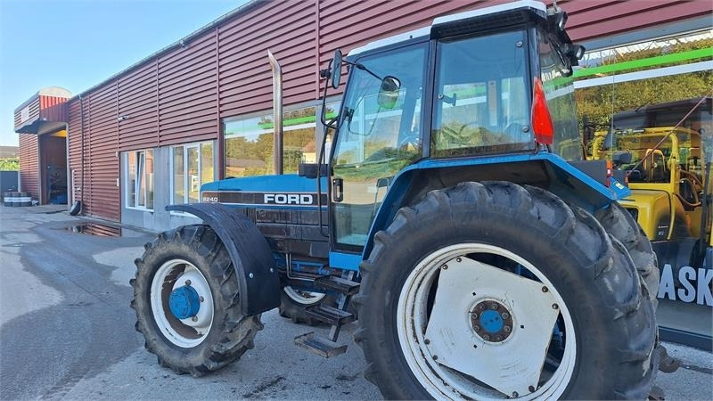 Ford 8240 - جرار: صور 2 Ford 8240 - جرار: صور 2