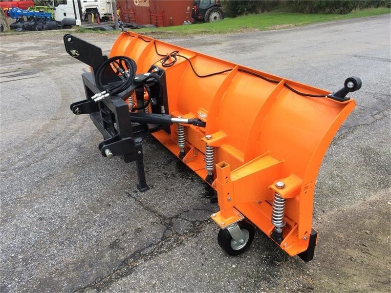 J-Maskiner IT-3000 skråplov med fjederbelastet skær - كاسحة ثلوج - الآلات والماكينات الزراعية: صور 1 J-Maskiner IT-3000 skråplov med fjederbelastet skær - كاسحة ثلوج - الآلات والماكينات الزراعية: صور 1