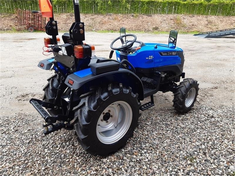 Solis 26 servostyring og brede traktor dæk - جرار صغير: صور 4 Solis 26 servostyring og brede traktor dæk - جرار صغير: صور 4