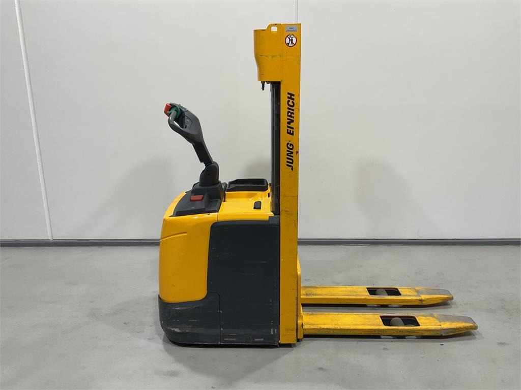 Jungheinrich ERC 212 - معدات تكديس: صور 1 Jungheinrich ERC 212 - معدات تكديس: صور 1