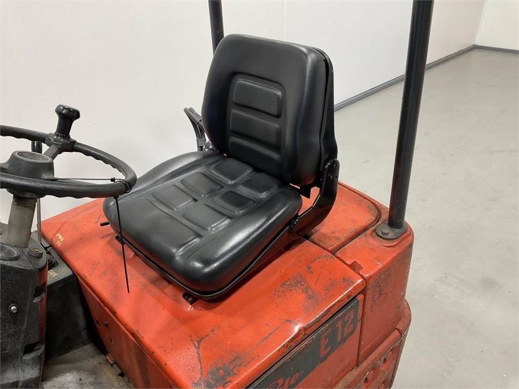 Linde E12 - رافعة شوكية كهربائية: صور 5 Linde E12 - رافعة شوكية كهربائية: صور 5
