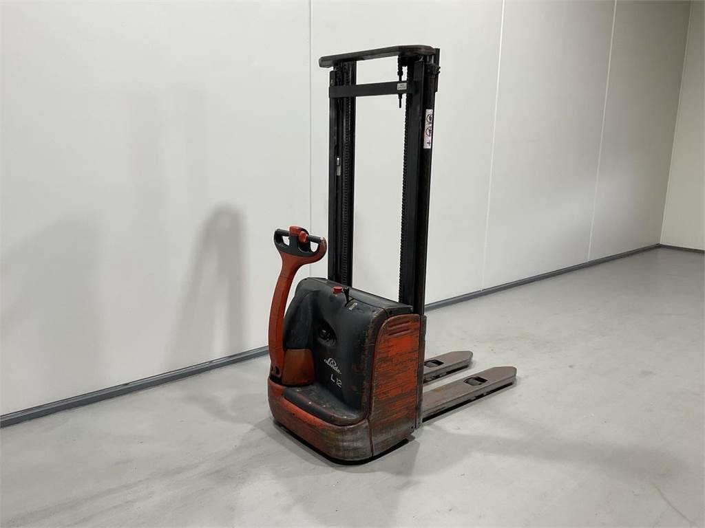 Linde L12 - معدات تكديس: صور 2 Linde L12 - معدات تكديس: صور 2