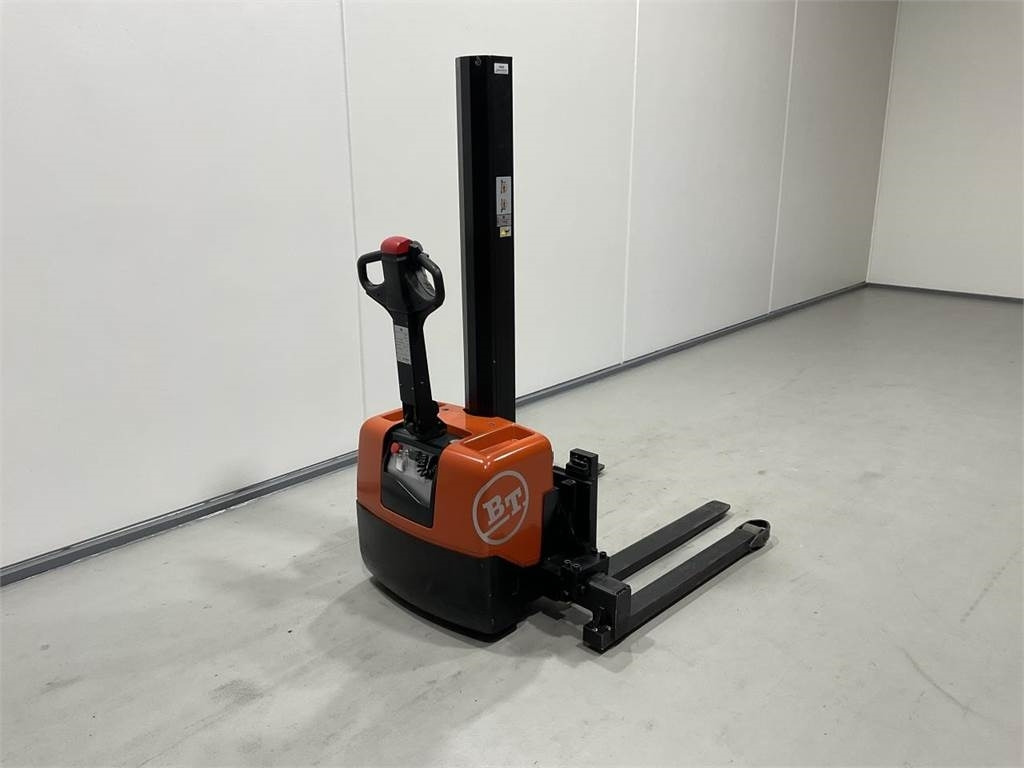 Toyota HWE100 - معدات تكديس: صور 2 Toyota HWE100 - معدات تكديس: صور 2