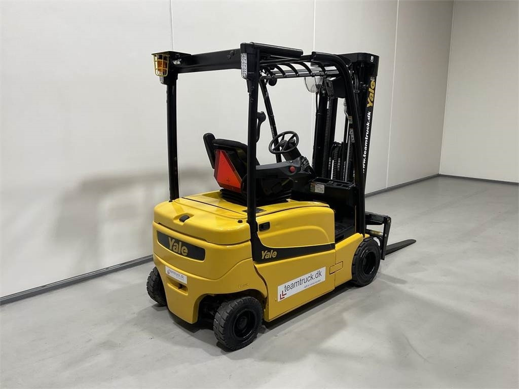 Yale ERP18VF - رافعة شوكية كهربائية: صور 2 Yale ERP18VF - رافعة شوكية كهربائية: صور 2