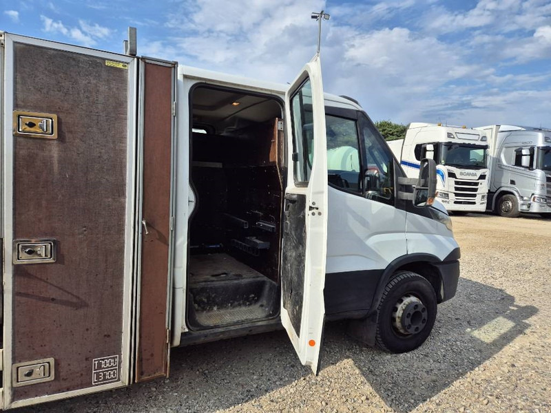 Iveco Daily 70c17 // med lad og presenning - شاحنات مسطحة: صور 5 Iveco Daily 70c17 // med lad og presenning - شاحنات مسطحة: صور 5
