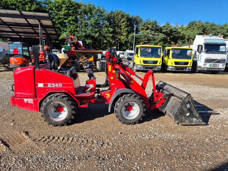 Schäffer 2345 (Bucket/Forks) - اللودر المجنزر صغير: صور 5 Schäffer 2345 (Bucket/Forks) - اللودر المجنزر صغير: صور 5