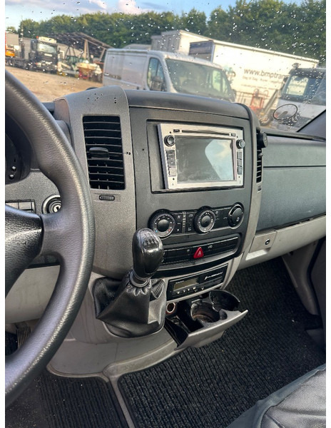 Volkswagen Crafter 2.5 TDI Car transporter - فان: صور 3 Volkswagen Crafter 2.5 TDI Car transporter - فان: صور 3