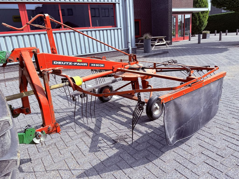 Deutz-Fahr KS90 DN Cirkelhark - لمّامَة القش: صور 1 Deutz-Fahr KS90 DN Cirkelhark - لمّامَة القش: صور 1