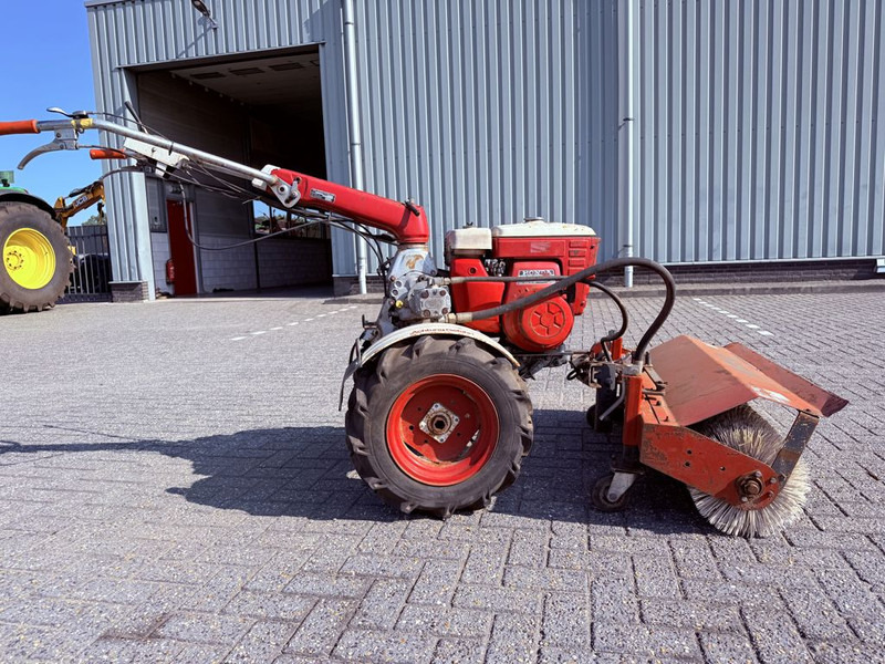 Honda F800 Veegmachine - سياره كنس شوارع: صور 4 Honda F800 Veegmachine - سياره كنس شوارع: صور 4