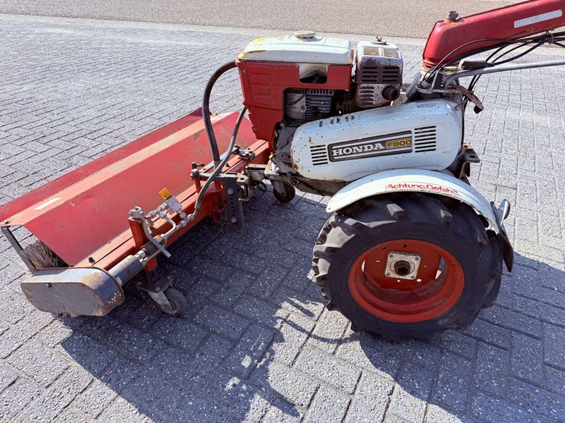 Honda F800 Veegmachine - سياره كنس شوارع: صور 2 Honda F800 Veegmachine - سياره كنس شوارع: صور 2