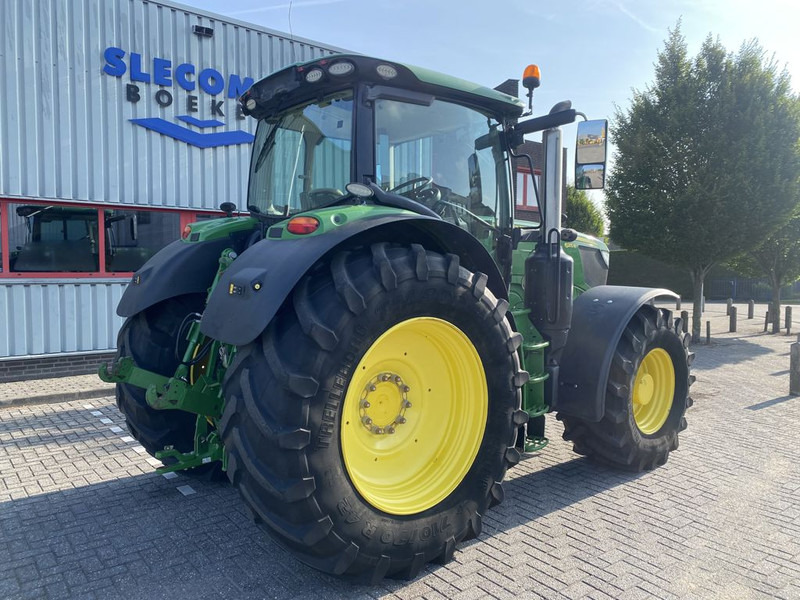 John Deere 6215R Autopowr Premium Edition - جرار: صور 5 John Deere 6215R Autopowr Premium Edition - جرار: صور 5
