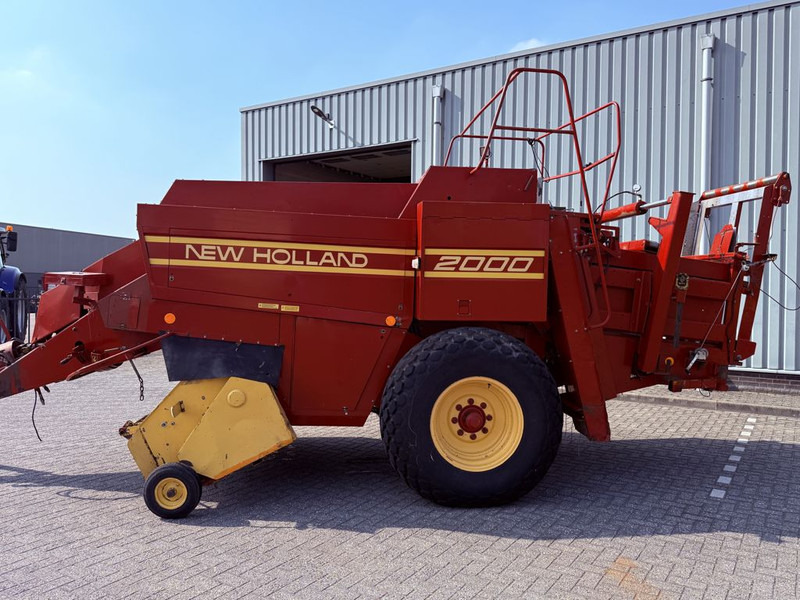 New Holland D2000 Big Baler - مكبس البالات المستطيله: صور 5 New Holland D2000 Big Baler - مكبس البالات المستطيله: صور 5