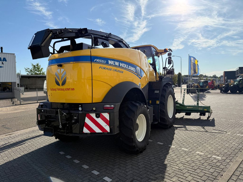 New Holland FR550 Forage Cruiser + Krone Easycollect - حصادة الأعلاف: صور 4 New Holland FR550 Forage Cruiser + Krone Easycollect - حصادة الأعلاف: صور 4