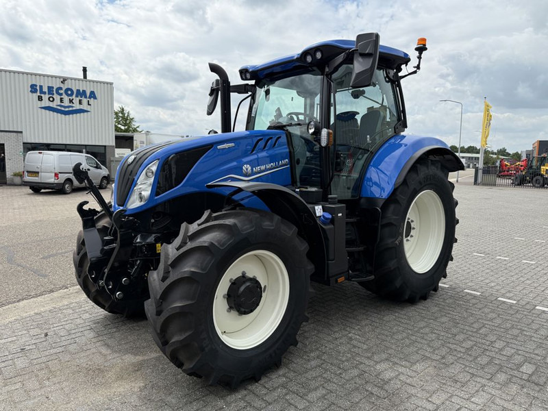 New Holland T6.145 AC STAGE V - جرار: صور 1 New Holland T6.145 AC STAGE V - جرار: صور 1