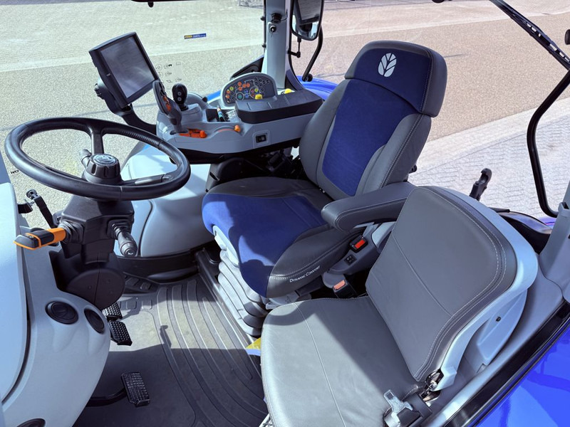 New Holland T7.245 AC STAGE V - جرار: صور 3 New Holland T7.245 AC STAGE V - جرار: صور 3