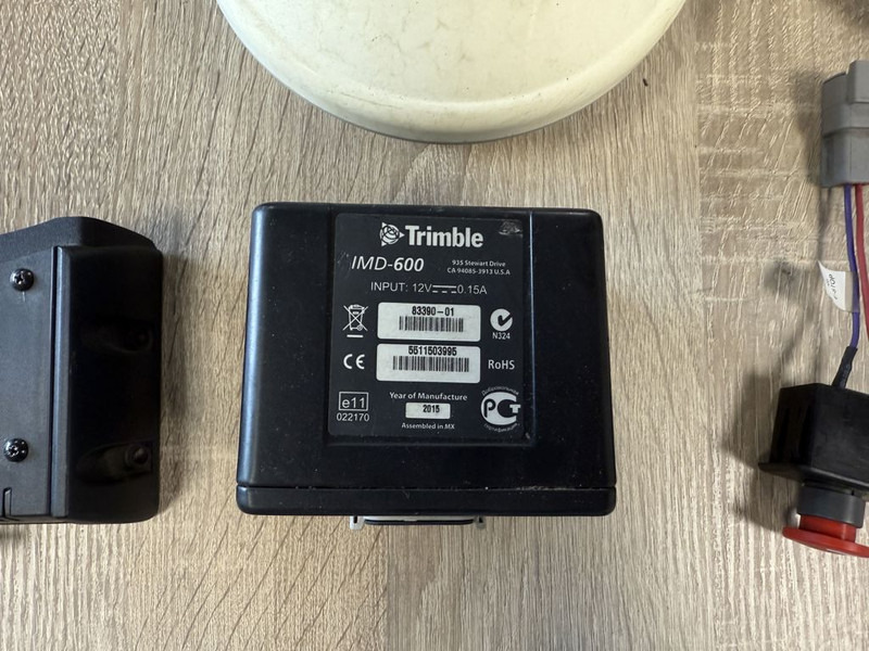 Trimble GFX-750 / New Holland FM-750 GPS - قطع الغيار - شاحنة: صور 5 Trimble GFX-750 / New Holland FM-750 GPS - قطع الغيار - شاحنة: صور 5