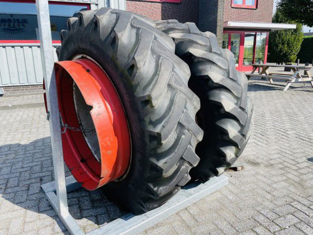 Veith Dubbel lucht 16.9/14-38 systeem GS - الإطارات والجنوط: صور 5 Veith Dubbel lucht 16.9/14-38 systeem GS - الإطارات والجنوط: صور 5