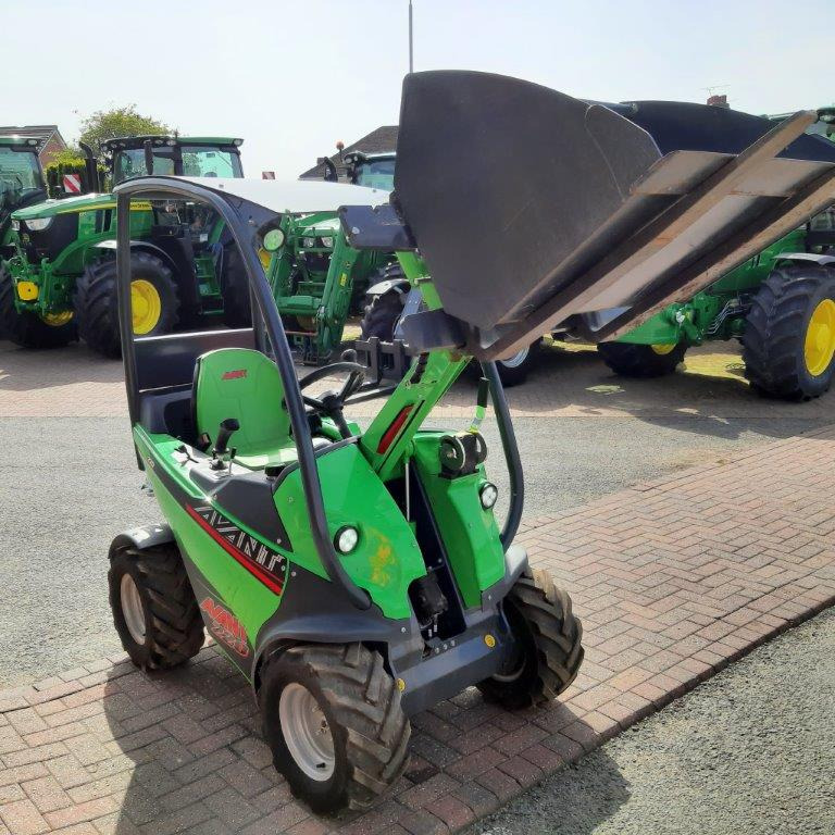 Avant 220 mini loader - لودر مفصلي صغير: صور 5 Avant 220 mini loader - لودر مفصلي صغير: صور 5