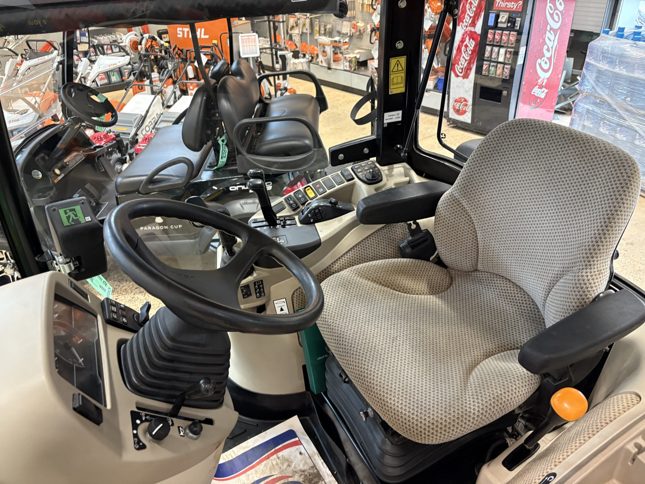John Deere 4066R Compact Tractor - جرار صغير: صور 4 John Deere 4066R Compact Tractor - جرار صغير: صور 4