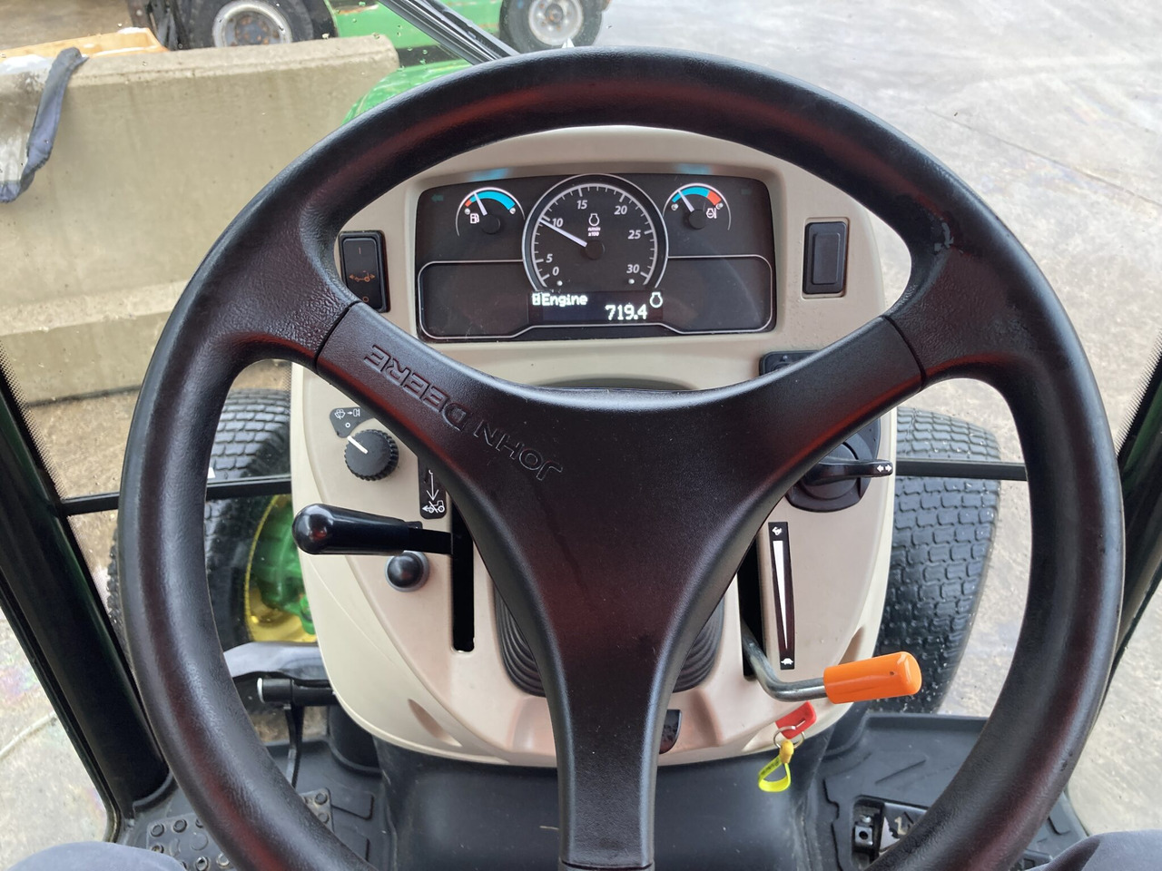 جرار صغير John Deere 4066R compact tractor: صور 13