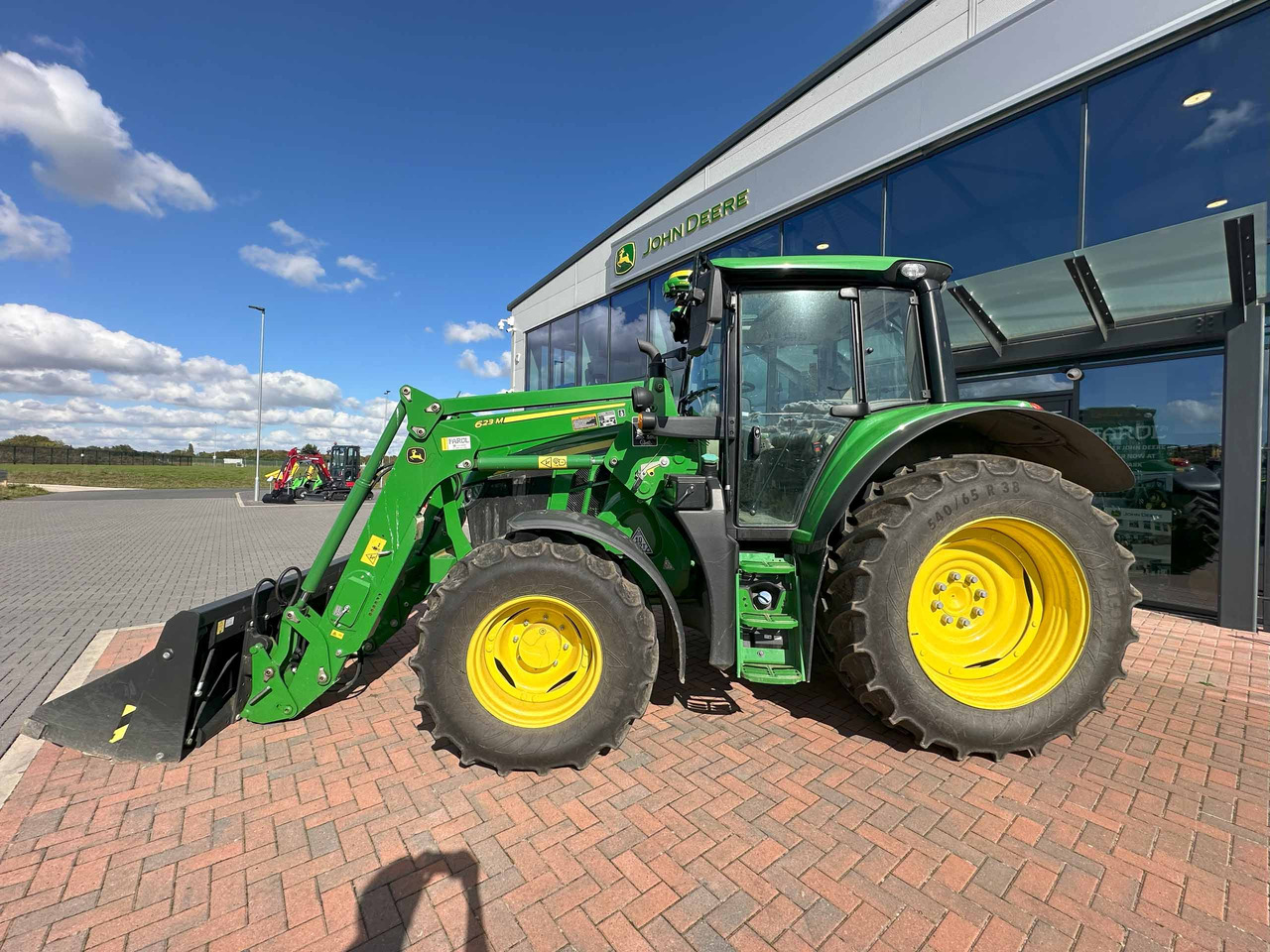 John Deere 6110M + 623M - جرار: صور 3 John Deere 6110M + 623M - جرار: صور 3