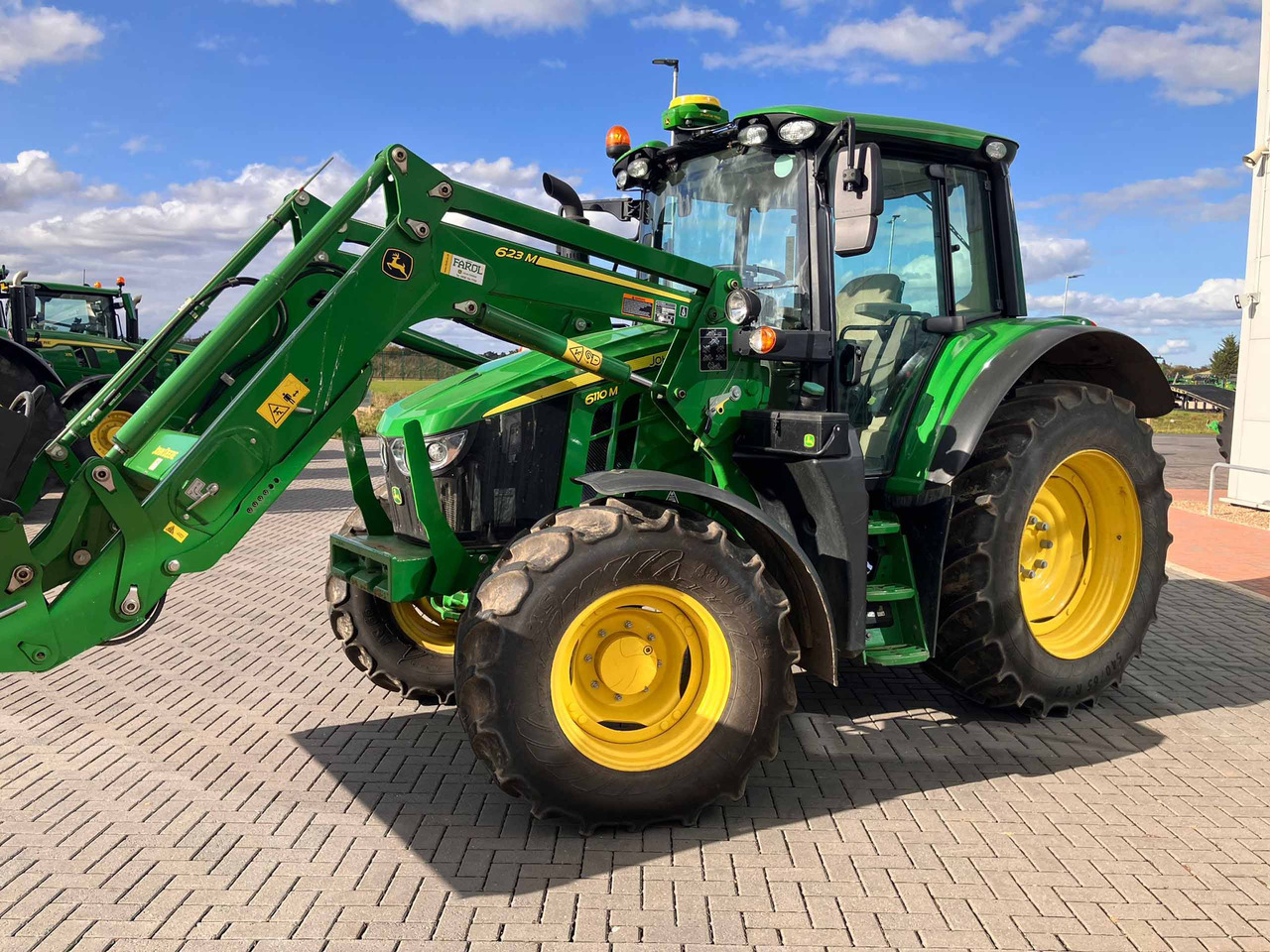 John Deere 6110M + 623M - جرار: صور 4 John Deere 6110M + 623M - جرار: صور 4