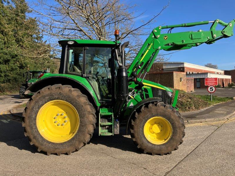 John Deere 6110M - جرار: صور 1 John Deere 6110M - جرار: صور 1