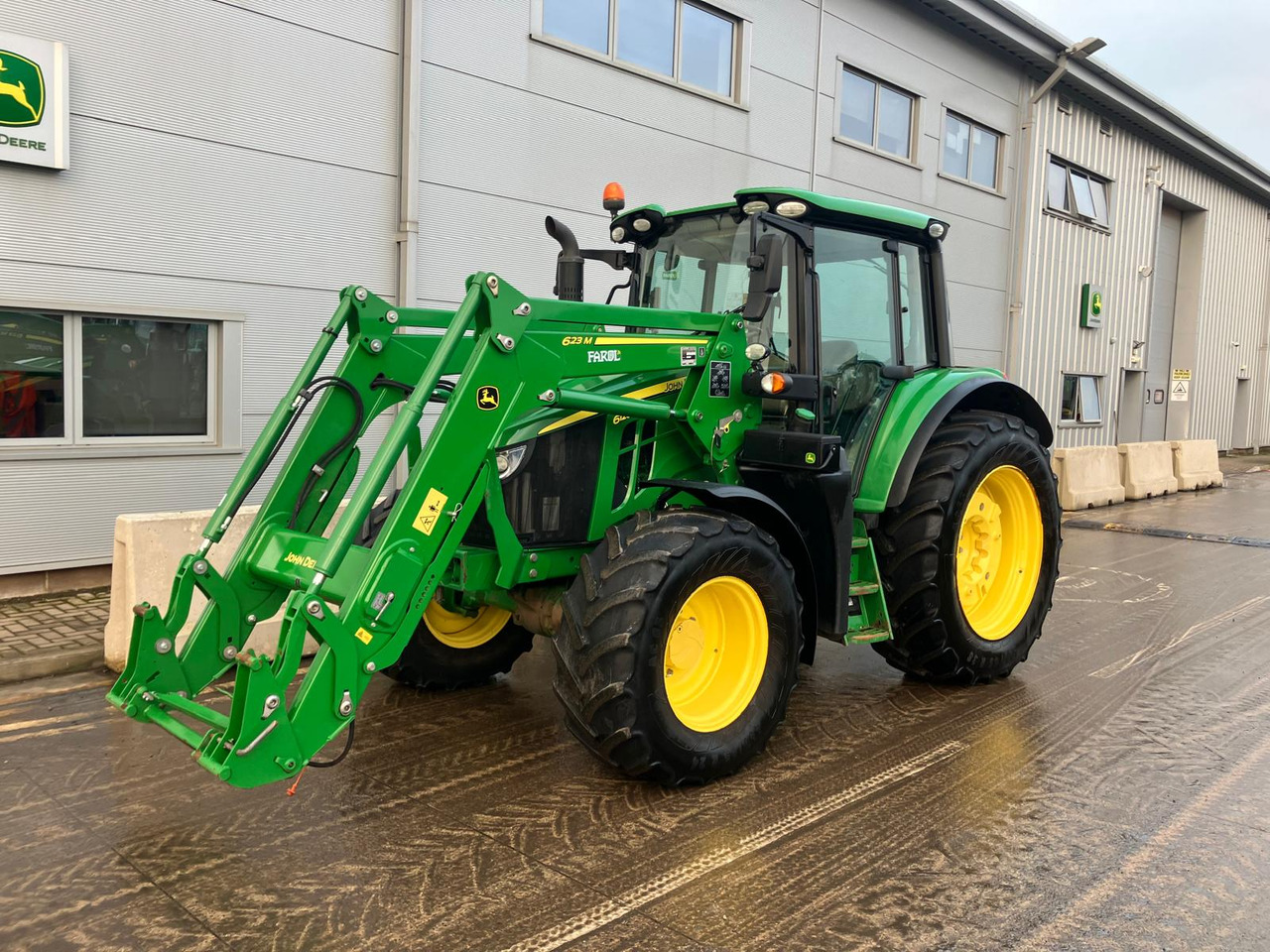 John Deere 6120M - جرار: صور 2 John Deere 6120M - جرار: صور 2