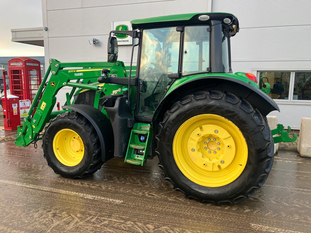 John Deere 6120M - جرار: صور 4 John Deere 6120M - جرار: صور 4