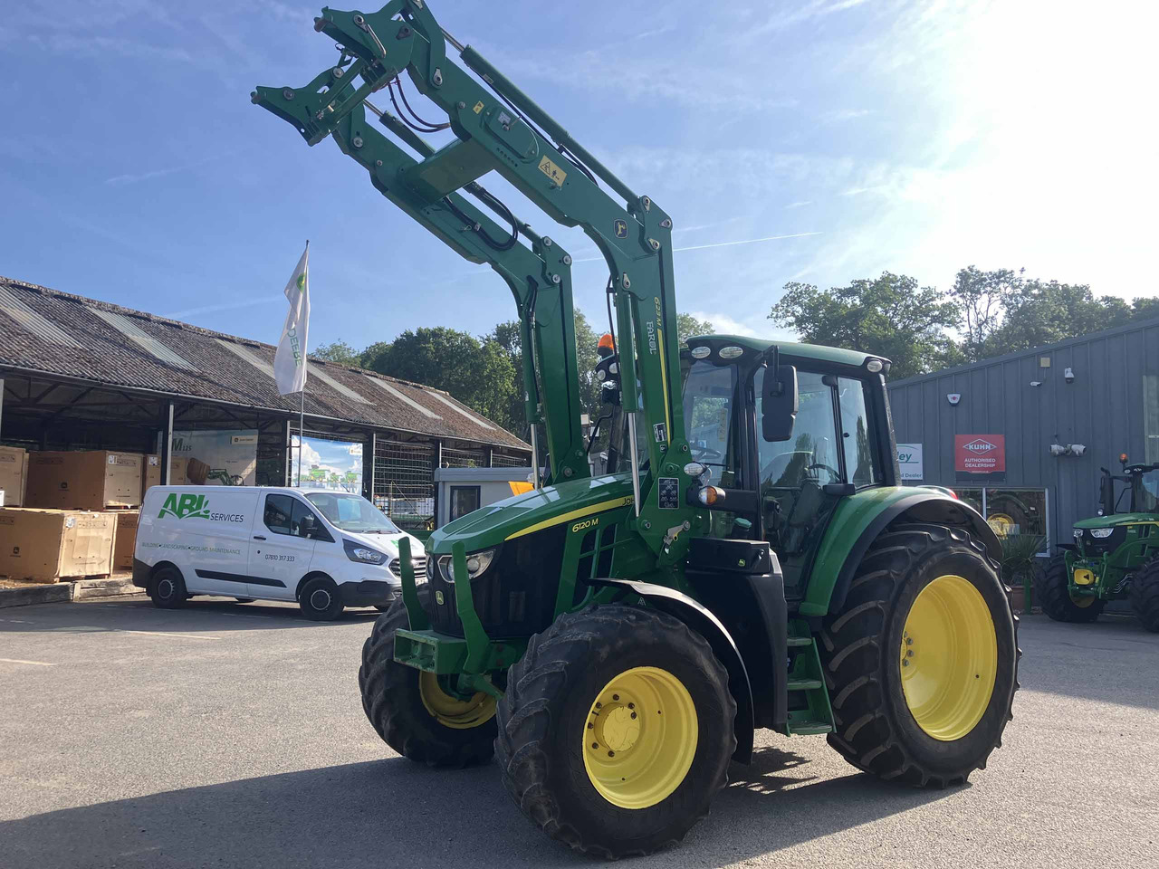 John Deere 6120M - جرار: صور 1 John Deere 6120M - جرار: صور 1