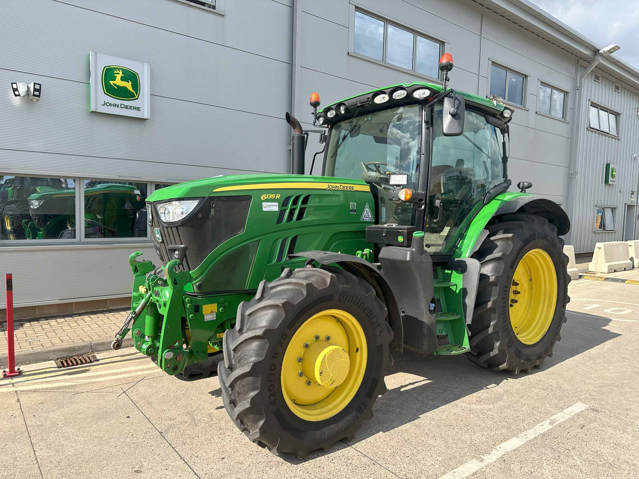 John Deere 6135R - جرار: صور 1 John Deere 6135R - جرار: صور 1