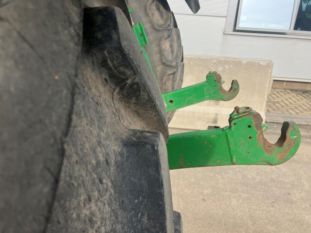 جرار John Deere 6175R: صور 12