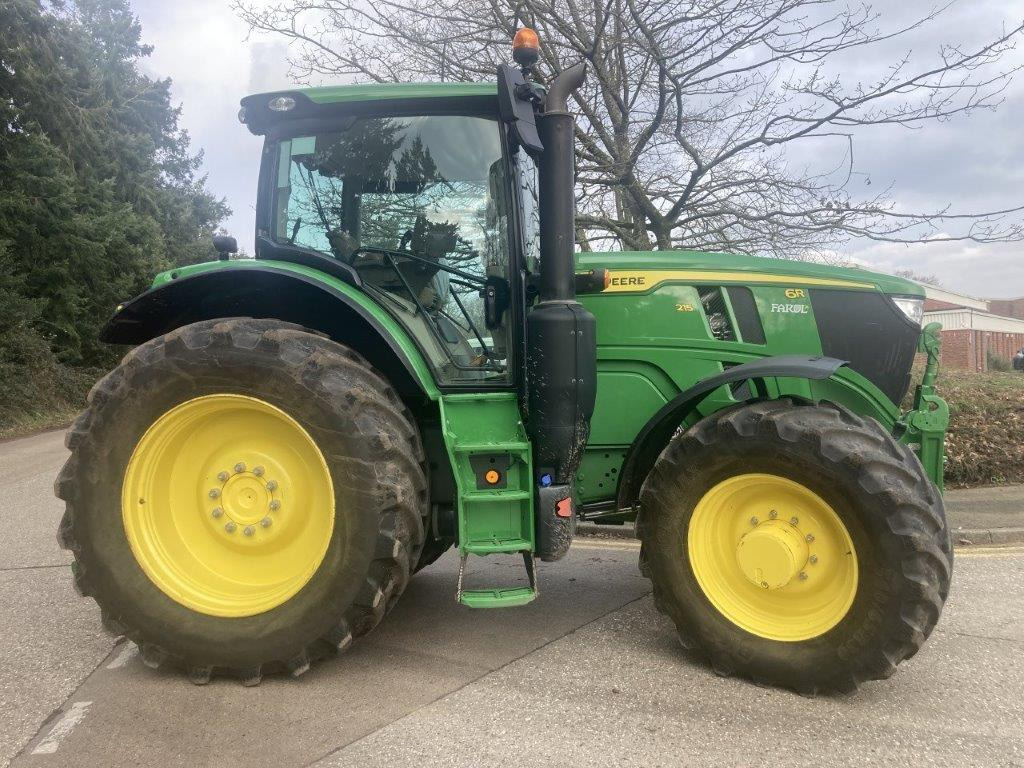John Deere 6215R - جرار: صور 1 John Deere 6215R - جرار: صور 1