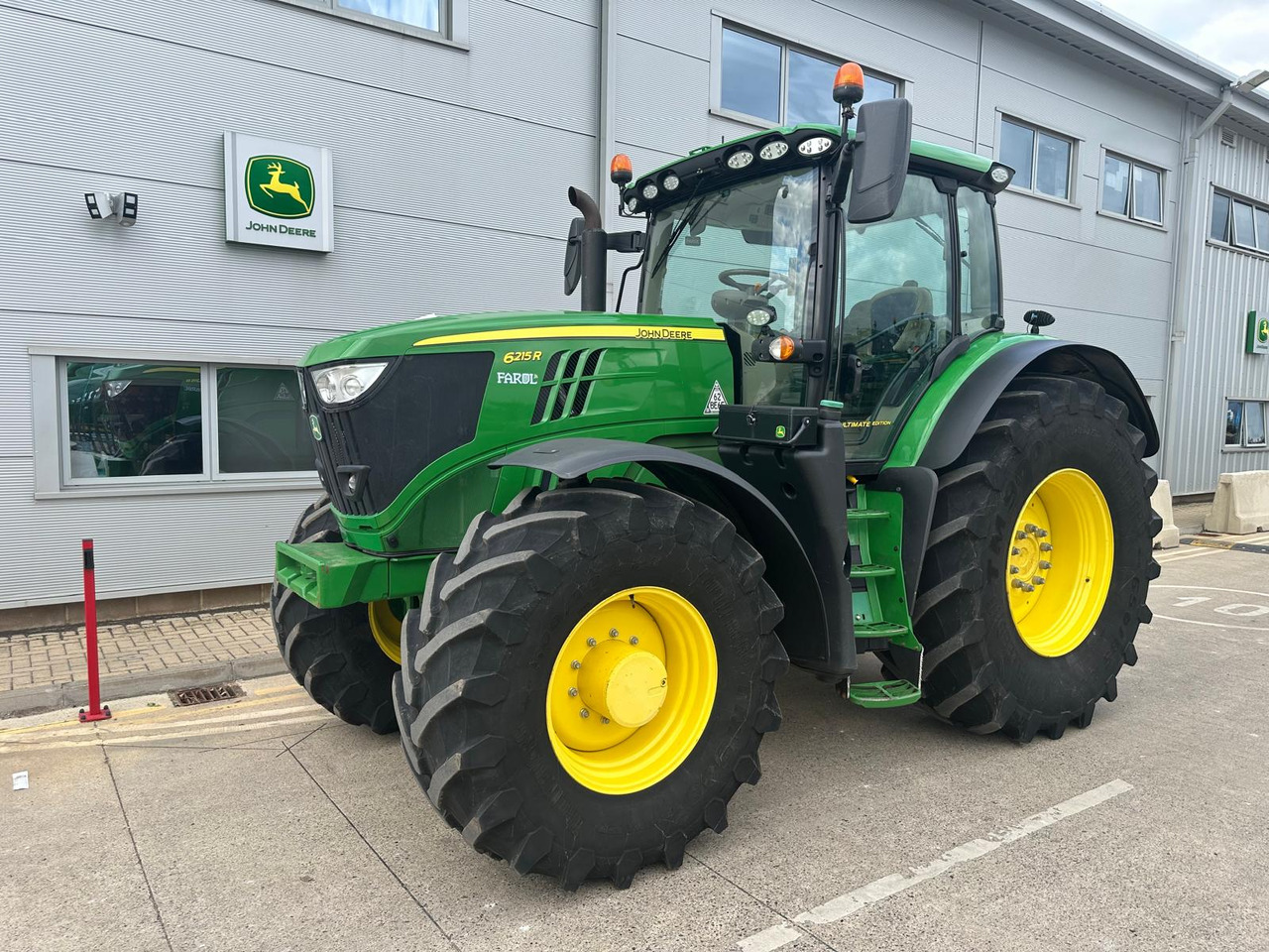 John Deere 6215R - جرار: صور 1 John Deere 6215R - جرار: صور 1