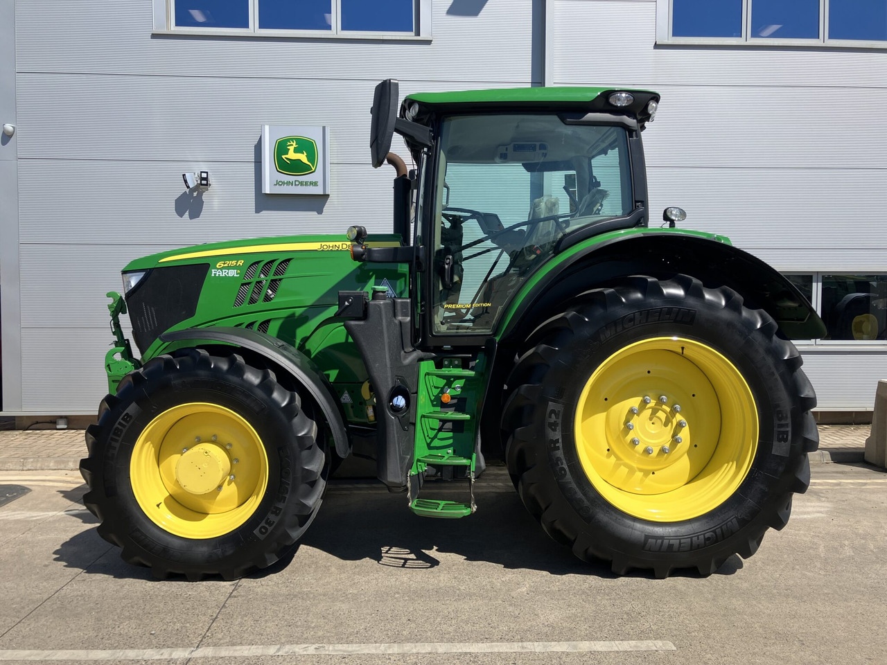 John Deere 6215R - جرار: صور 2 John Deere 6215R - جرار: صور 2