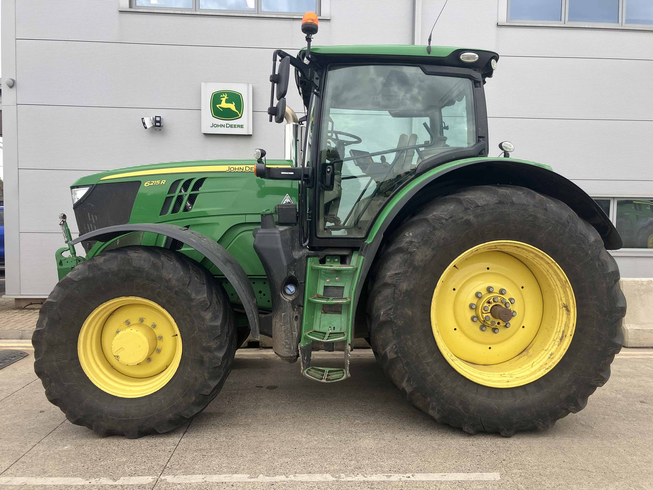 John Deere 6215R - جرار: صور 2 John Deere 6215R - جرار: صور 2