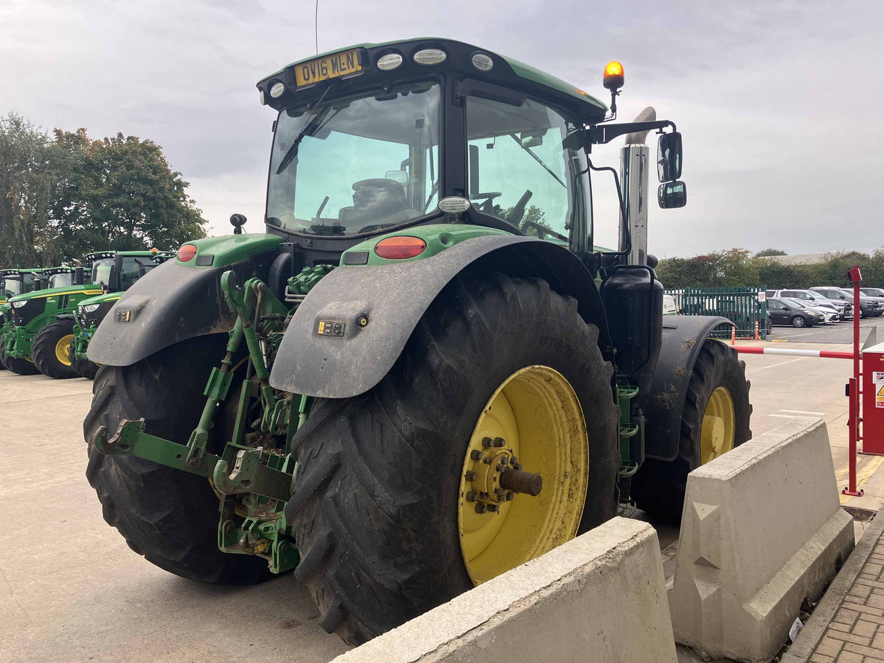 John Deere 6215R - جرار: صور 5 John Deere 6215R - جرار: صور 5