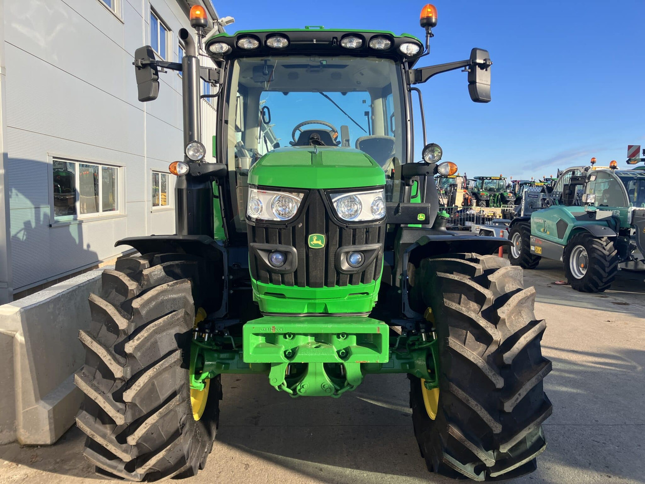 جرار John Deere 6R 130: صور 7