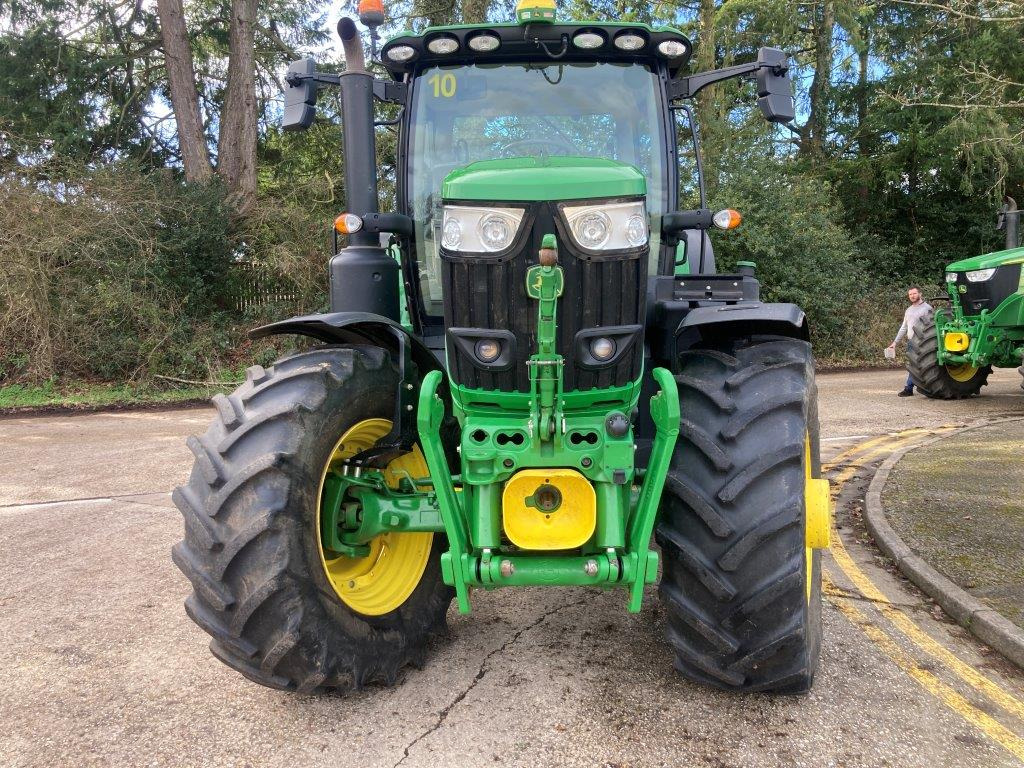 John Deere 6R 215 - جرار: صور 3 John Deere 6R 215 - جرار: صور 3