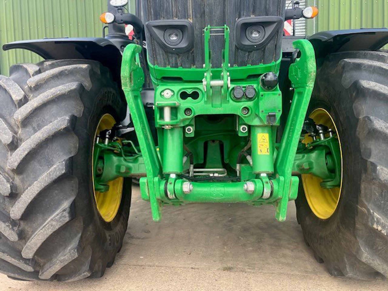 John Deere 6R 215 - جرار: صور 4 John Deere 6R 215 - جرار: صور 4