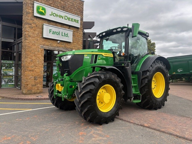 John Deere 6R 215 - جرار: صور 1 John Deere 6R 215 - جرار: صور 1