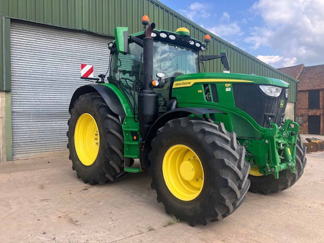 John Deere 6R 215 - جرار: صور 2 John Deere 6R 215 - جرار: صور 2