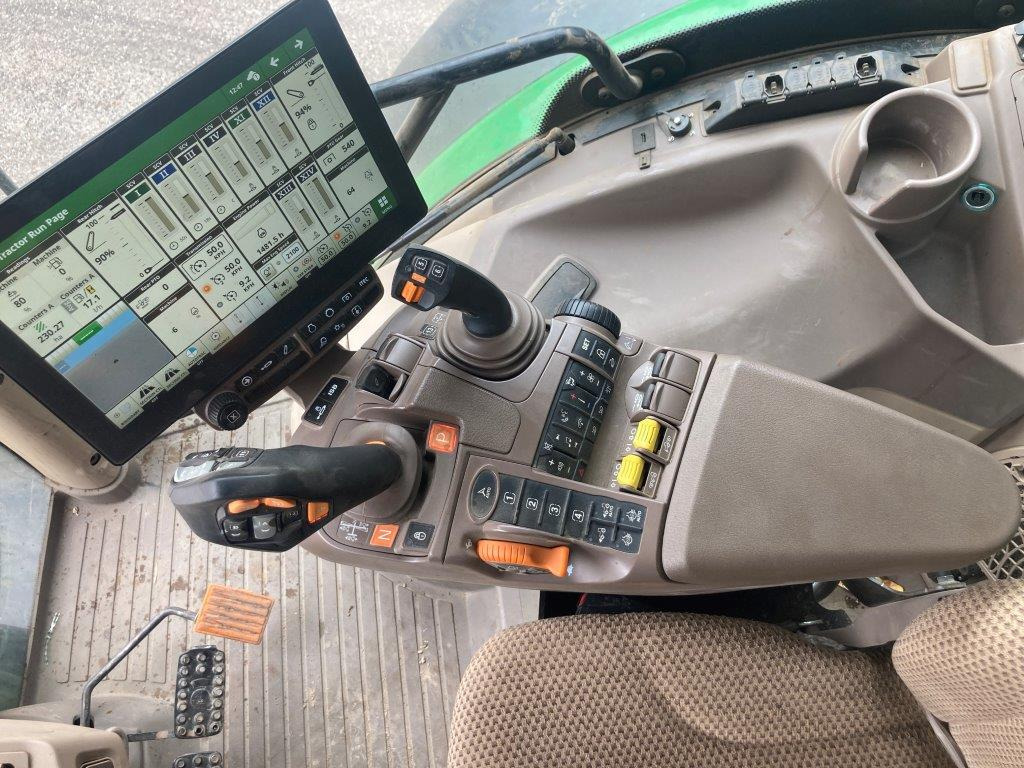 John Deere 6R 215 - جرار: صور 4 John Deere 6R 215 - جرار: صور 4