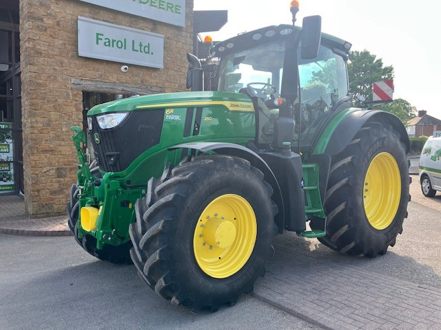 John Deere 6R 250 - جرار: صور 1 John Deere 6R 250 - جرار: صور 1