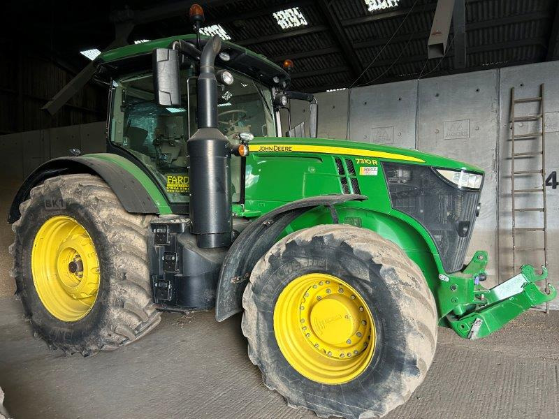 John Deere 7310R - جرار: صور 1 John Deere 7310R - جرار: صور 1
